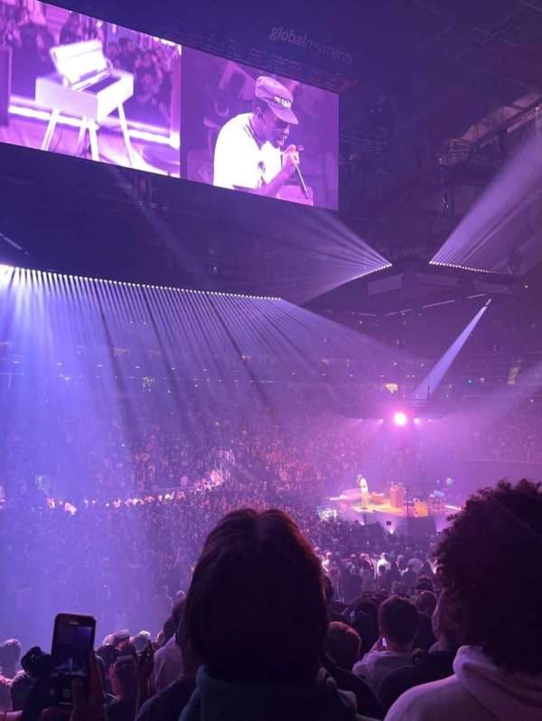 State Farm Arena, section: 120, row: R, seat: 18