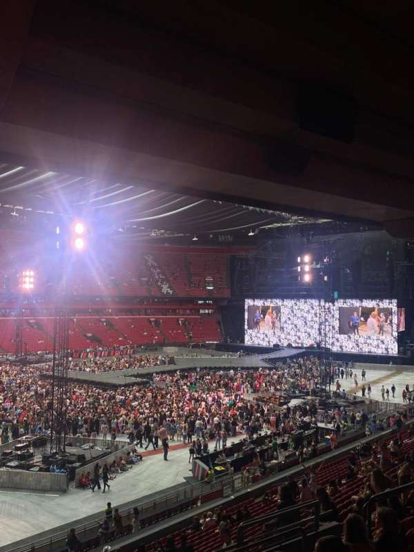 Johan Cruijff ArenA, section: 123, row: 27, seat: 296