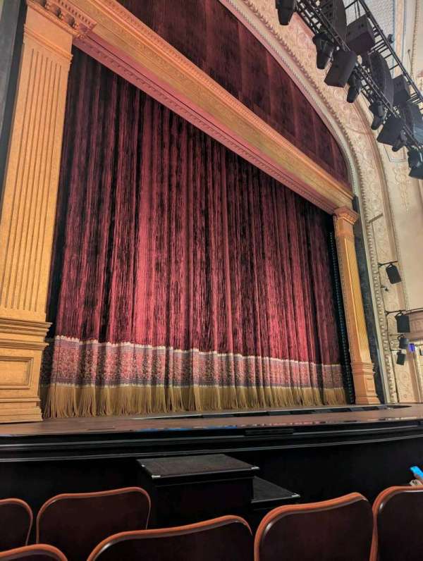 Majestic Theatre, section: Orchestra L, row: E, seat: 13