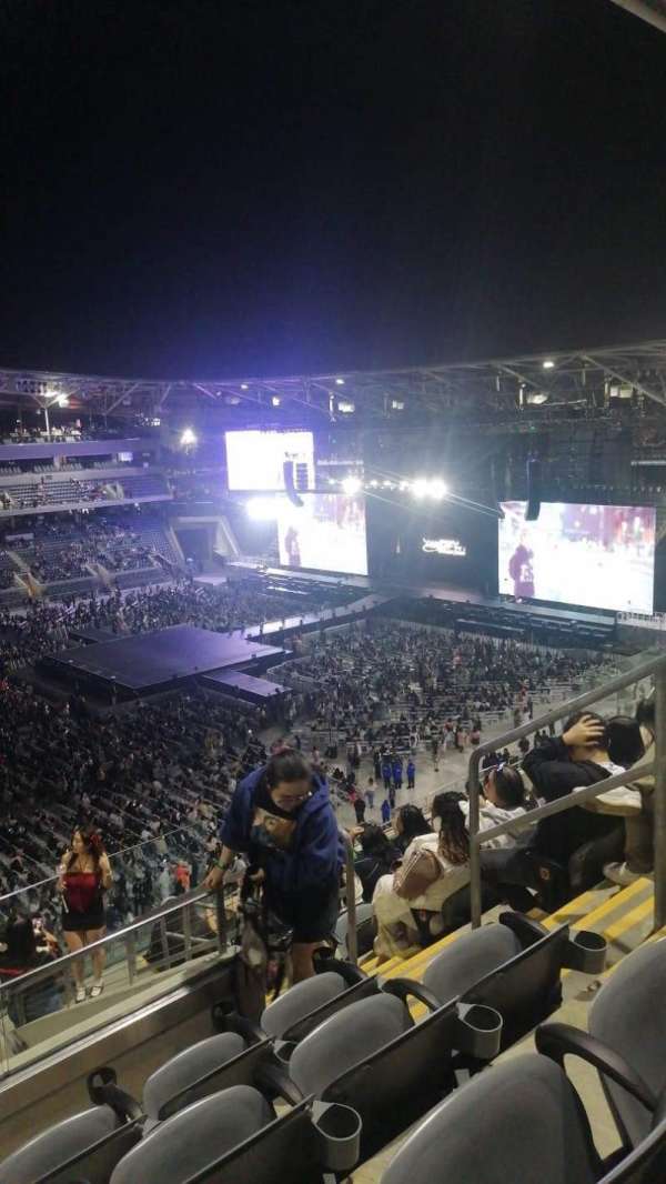 BMO Stadium, section: 214, row: T, seat: 5