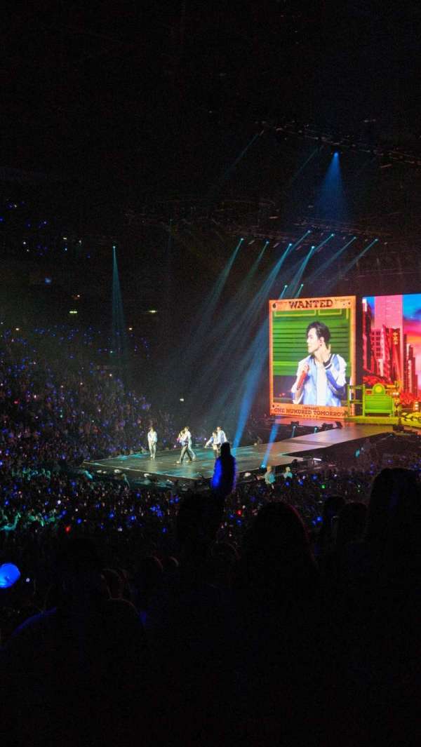 Uber Arena, section: 204, row: 20, seat: 22