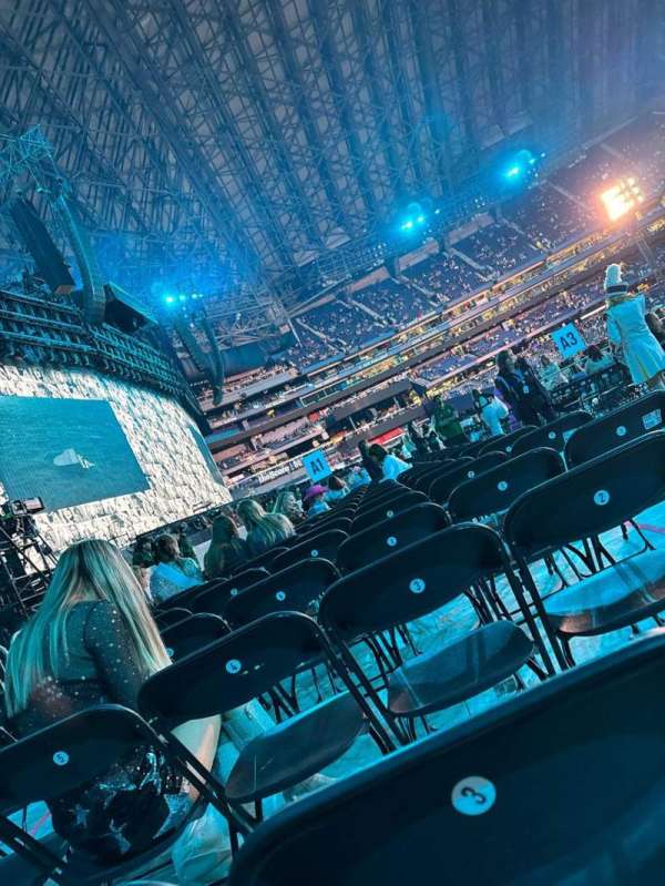 rogers centre, section: b1, row: 15, seat: 2