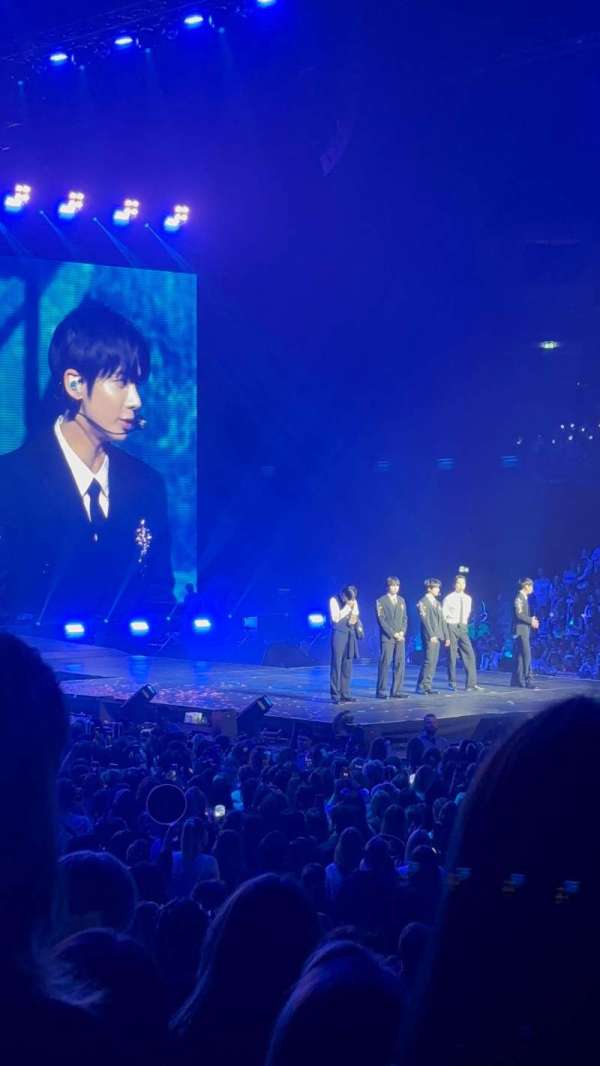 Uber Arena, section: 104, row: 9, seat: 8