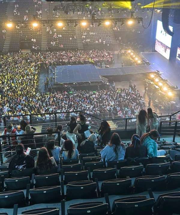 Accor Arena, section: Balcon F, row: 92, seat: 17
