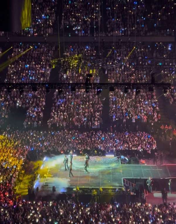 Accor Arena, section: Balcon F, row: 92, seat: 17