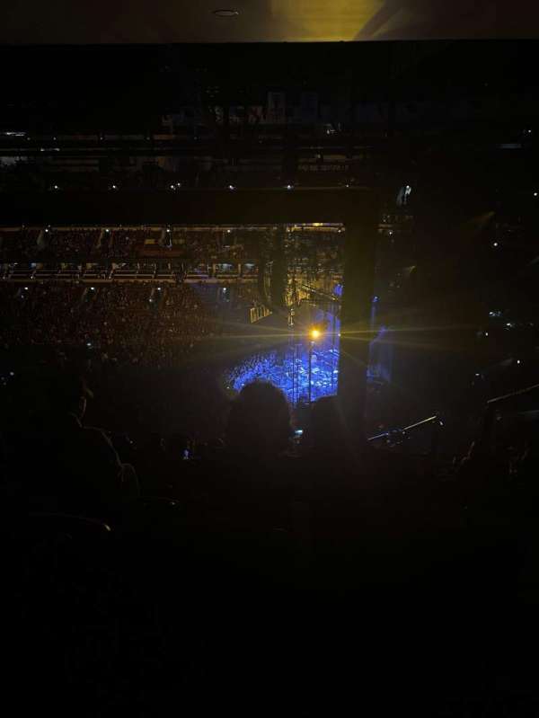 United Center, section: 332, row: 16, seat: 1