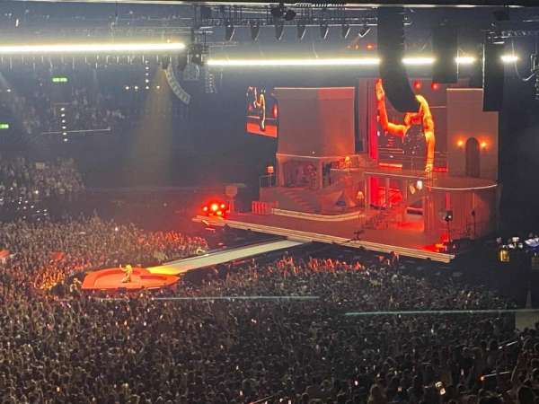 Hallenstadion, section: E2, row: 44, seat: 3