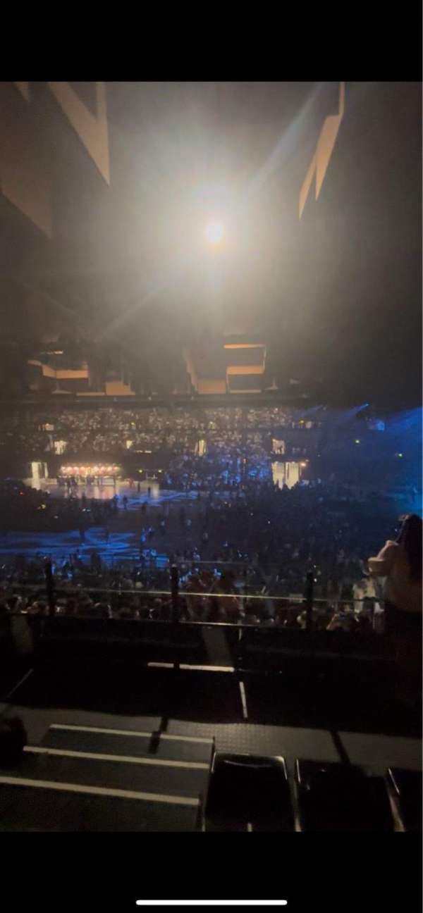Unipol Arena, section: Anello Est B, row: 4, seat: 19