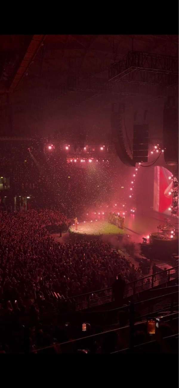 Unipol Arena, section: Anello Est B, row: 4, seat: 19