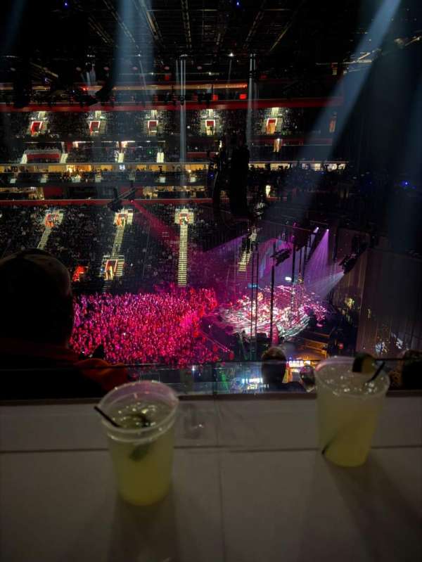 Little Caesars Arena, section: M8, row: 5, seat: DR5