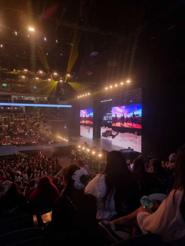 Uber Arena, section: 208, row: 18, seat: 4
