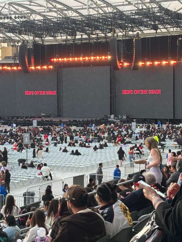 BMO Stadium, section: 116, row: S, seat: 20