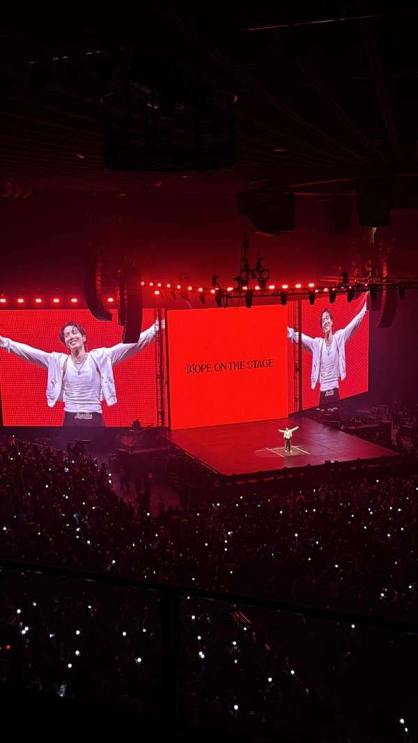 Oakland Arena, section: 212, row: 2, seat: 8
