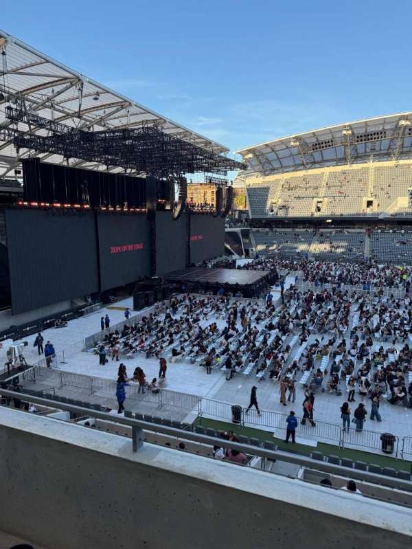 BMO Stadium, section: 233, row: B, seat: 6