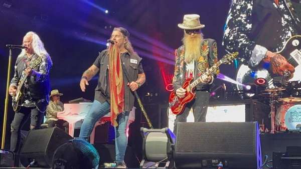 Darien Lake Amphitheater, section: 100, row: 2