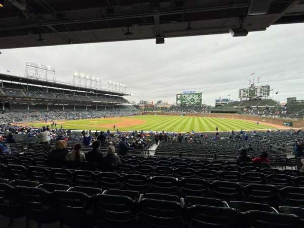 Wrigley Field, section: 228, row: 7, seat: 14