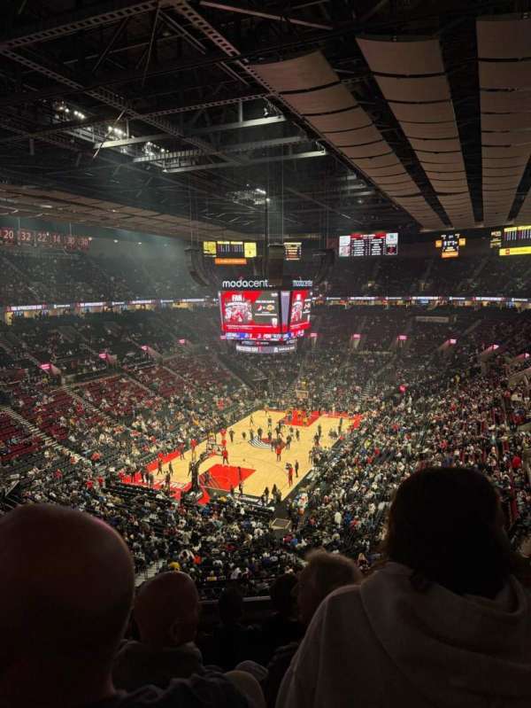 Moda Center, section: 307, row: E, seat: 8