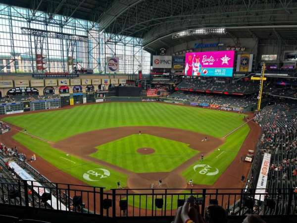 Daikin Park, section: 318, row: 4, seat: 9