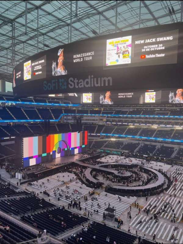 SoFi Stadium, section: 326, row: 1, seat: 11