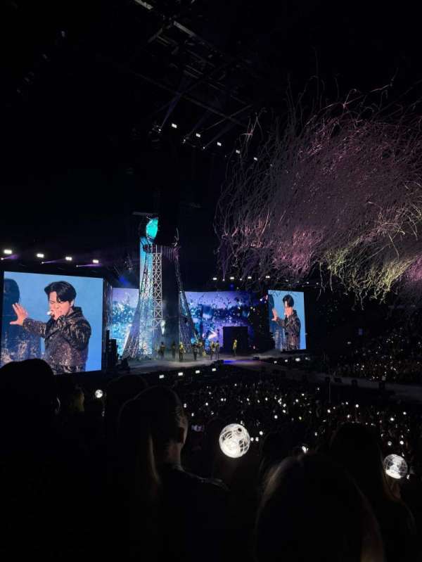 Royal Arena, section: 116, row: 18, seat: 301