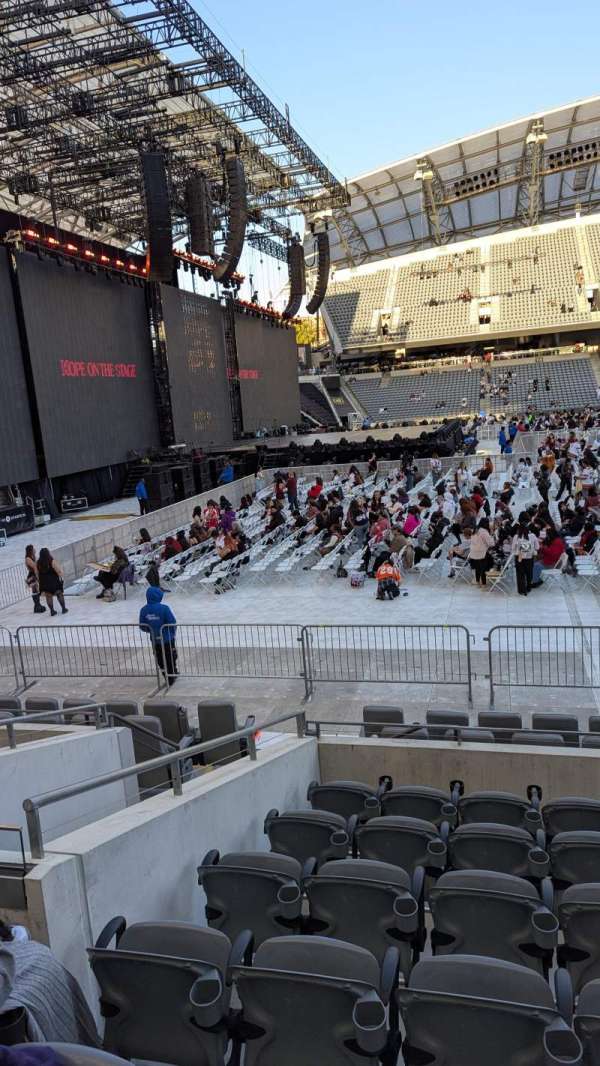 BMO Stadium, section: 134, row: G, seat: 11