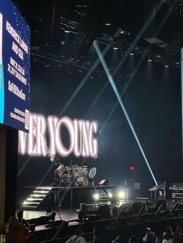 YouTube Theater, section: 101, row: Q