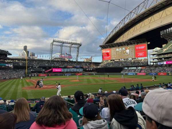 T-Mobile Park, section: 125, row: 12, seat: 15