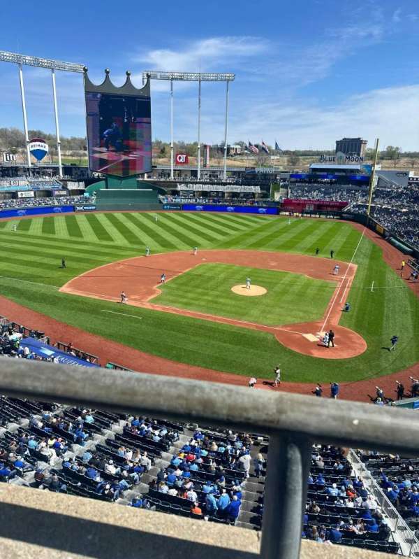 Kauffman Stadium, section: 416, row: A