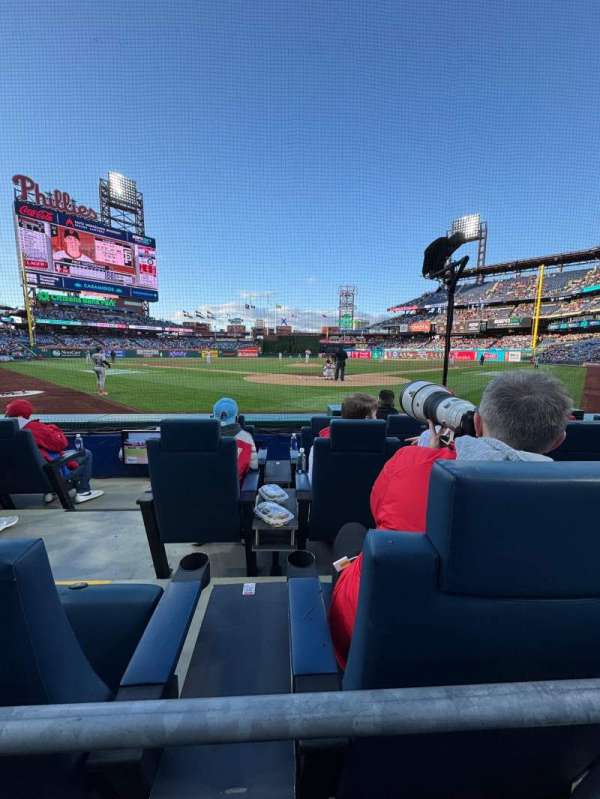 Citizens Bank Park, section: Diamond Club D, row: 5, seat: 11