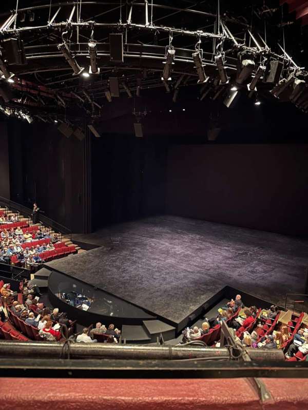 Vivian Beaumont Theater, section: Loge RC, row: A, seat: 415