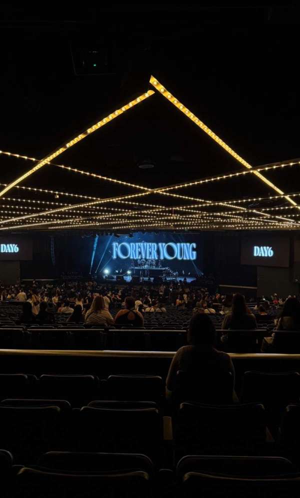 The Theater at Madison Square Garden, section: 302, row: E, seat: 10