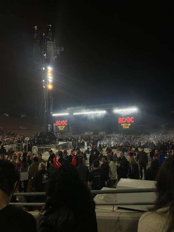 Rose Bowl, section: 14-H, row: 2, seat: 116
