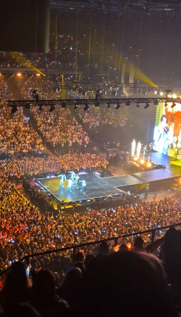 Accor Arena, section: Balcon E, row: 89, seat: 12