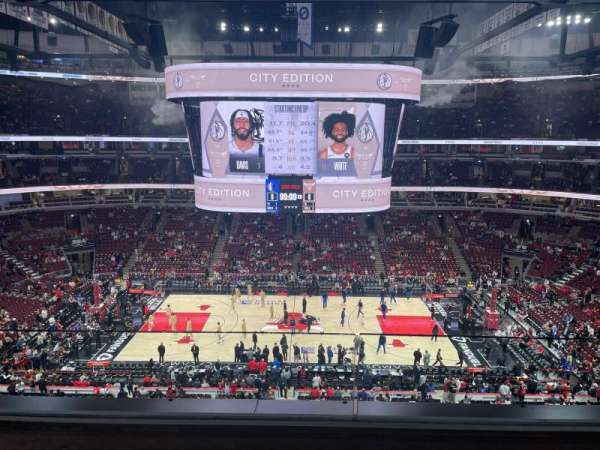 United Center, section: 334, row: 1, seat: 19