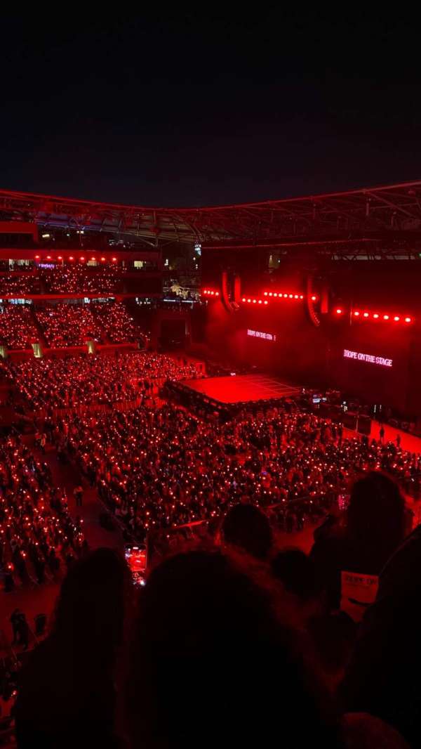 BMO Stadium, section: 212, row: N, seat: 6