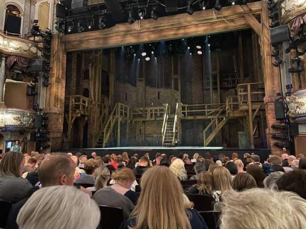 Victoria Palace Theatre, section: Stalls, row: N, seat: 18