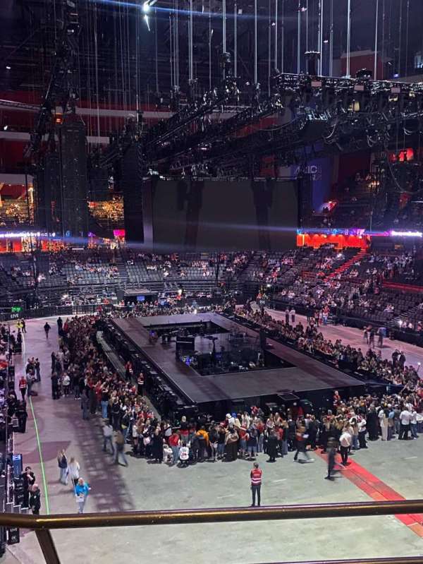 Avicii Arena, section: B15, row: 3, seat: 220
