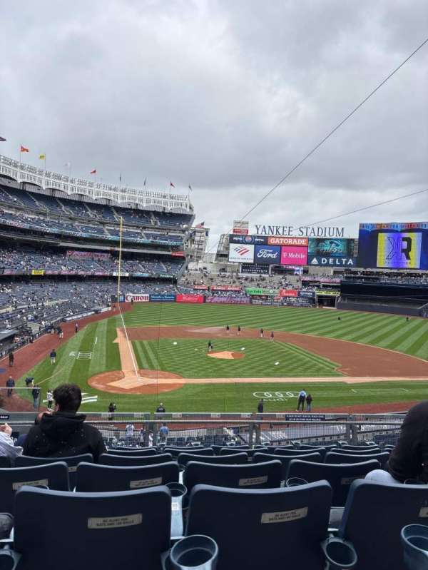Yankee Stadium, section: 218A, row: 7, seat: 11