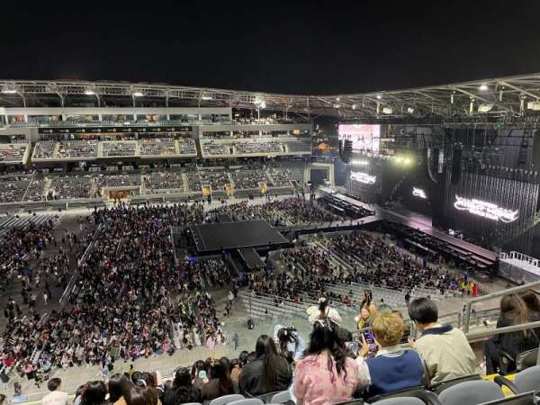 BMO Stadium, section: 212, row: U, seat: 5