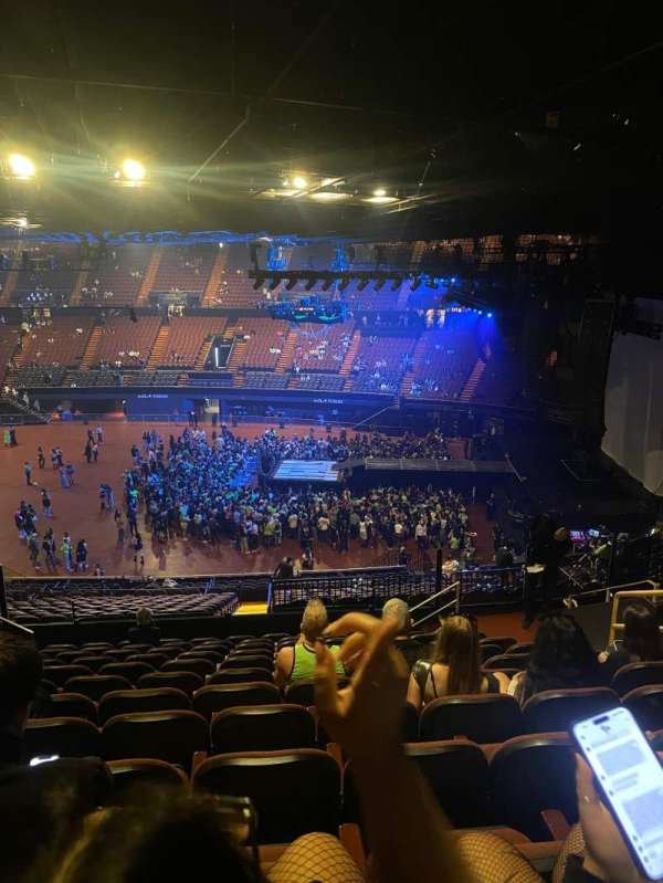 Kia Forum, section: 211, row: 12, seat: 9
