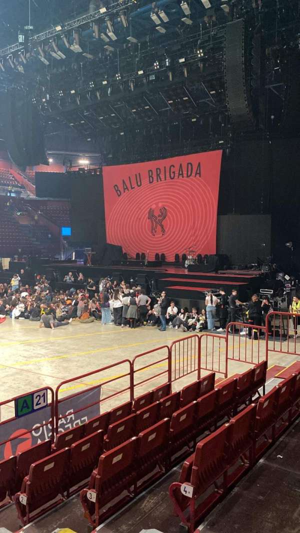 Unipol Forum, section: B22, row: 1, seat: 3