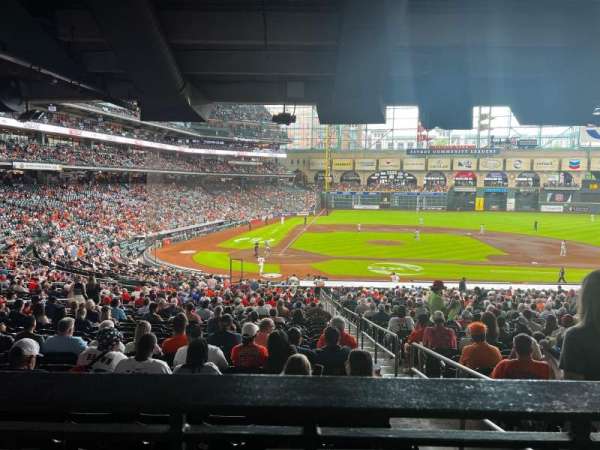 Daikin Park, section: 122, row: 40, seat: 24