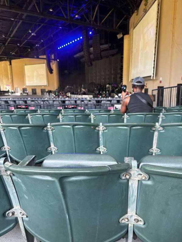 Lakewood Amphitheatre, section: 201, row: jj, seat: 7