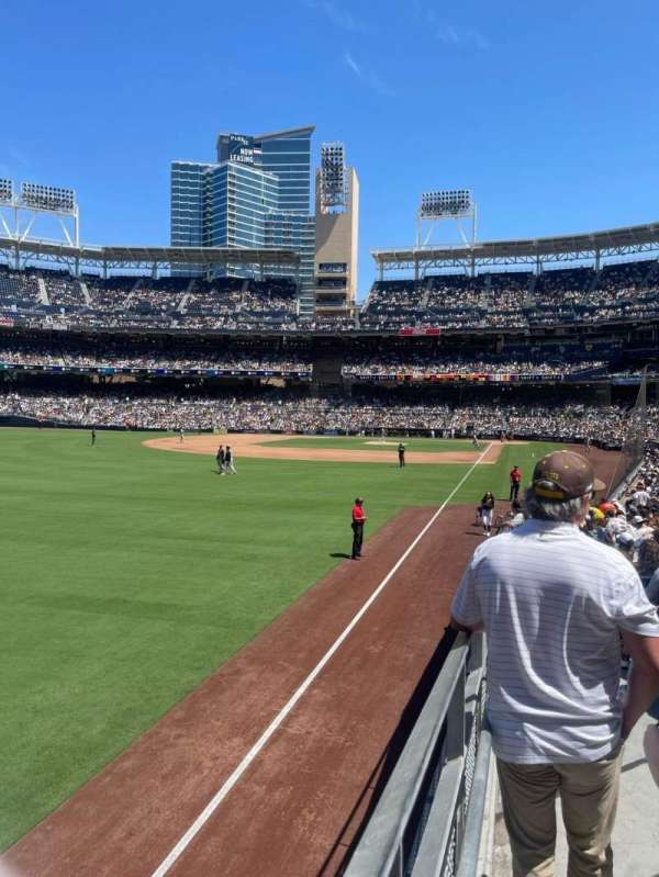 Petco Park, section: 124, row: 25, seat: 19