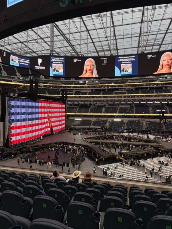 SoFi Stadium, section: VIP219, row: 9, seat: 8