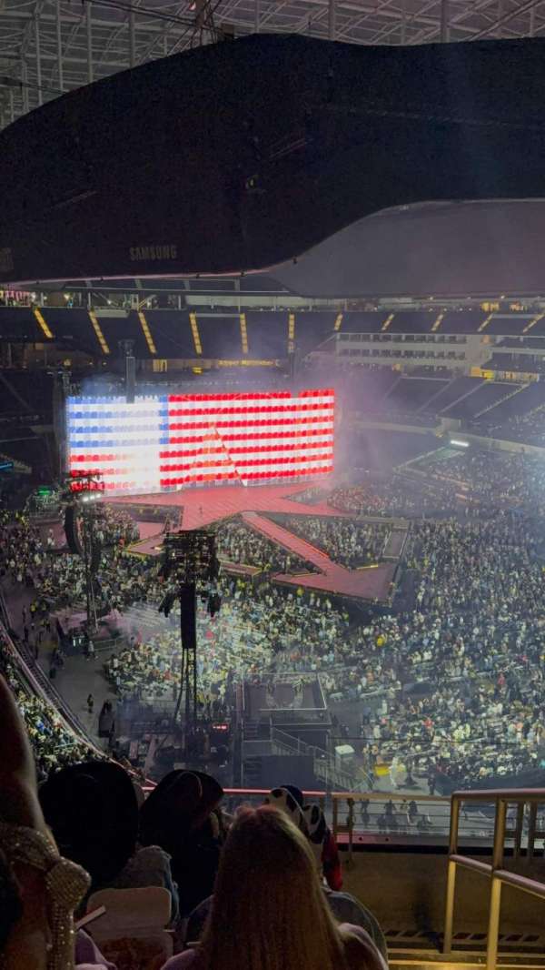 SoFi Stadium, section: 332, row: 8, seat: 1