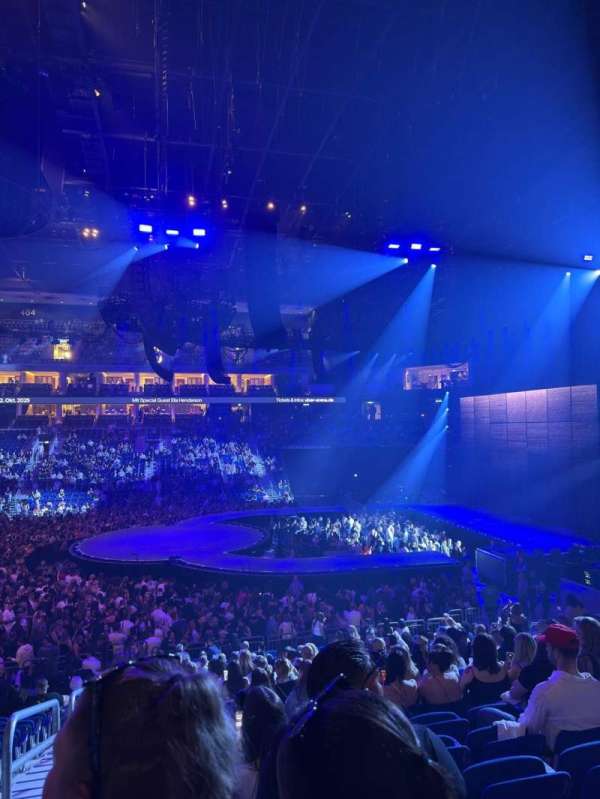 Uber Arena, section: 208, row: 20, seat: 1