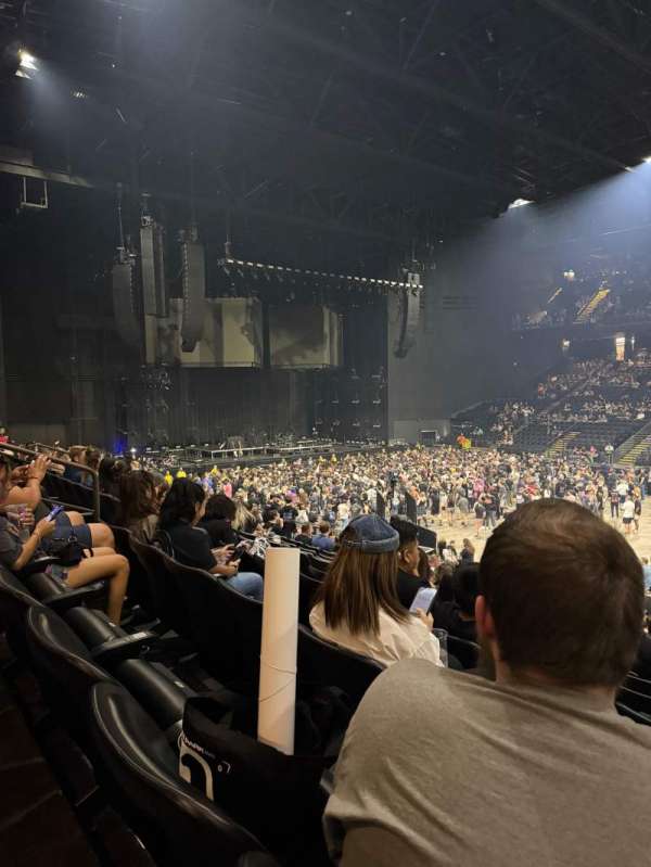CFG Bank Arena, section: 121, row: Q, seat: 2