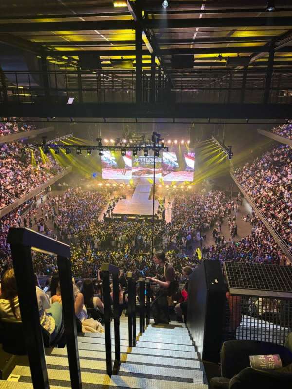 Ziggo Dome, section: 207, row: 13, seat: 221