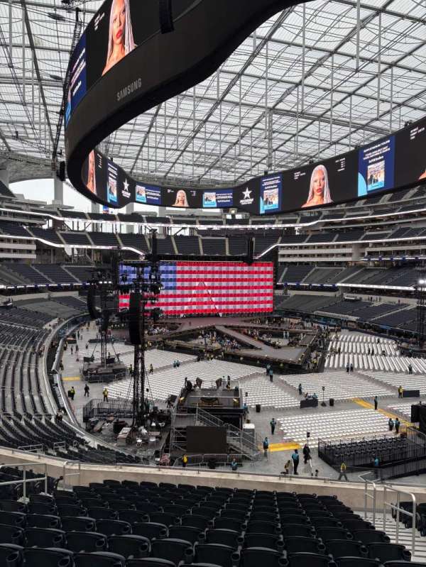 SoFi Stadium, section: 229, row: 14, seat: 4